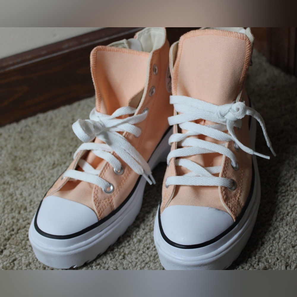 Converse Chuck Taylor All Star Lugged Lift Hi Sneaker - Big Kid - Coral Size 6 - Picture 3 of 10